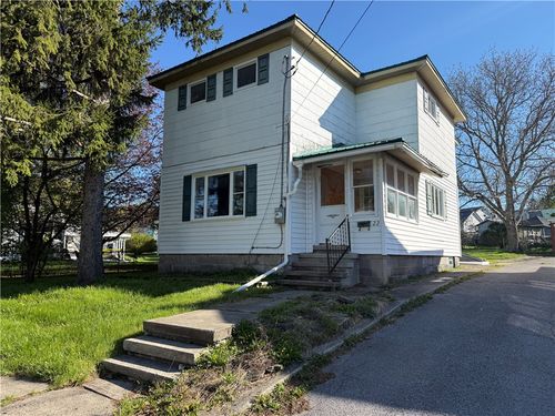 22 Myrtle Ave, Auburn, NY, 13021-2220 | Card Image