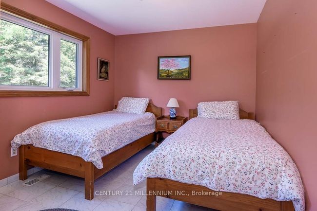 248504 5 Sideroad, House other with 3 bedrooms, 3 bathrooms and 18 parking in Mono ON | Image 33