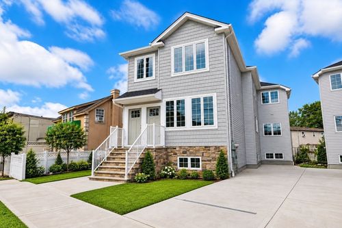 3947 Victory Boulevard, Staten Island, NY, 10314 | Card Image