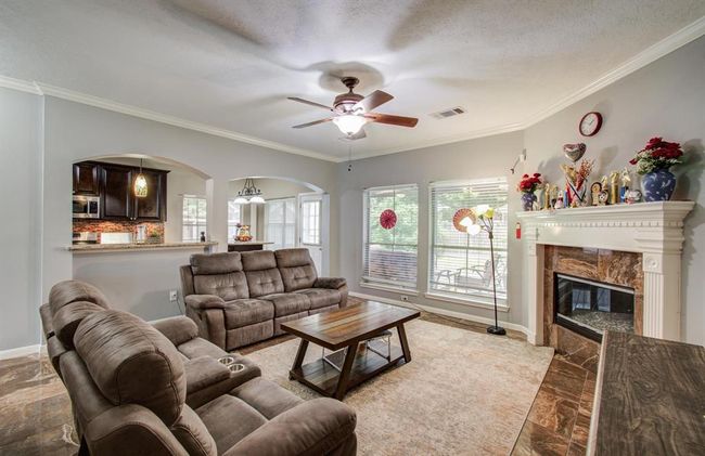 3203 Blaesser Dr, House other with 4 bedrooms, 3 bathrooms and 2 parking in Pearland TX | Image 15