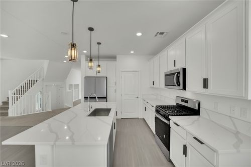 7805 Bethel Heights Ln, Las Vegas, NV, 89113-4138 | Card Image