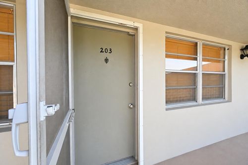 203-27 Lake Vista Trl, Port St Lucie, FL, 34952-6367 | Card Image