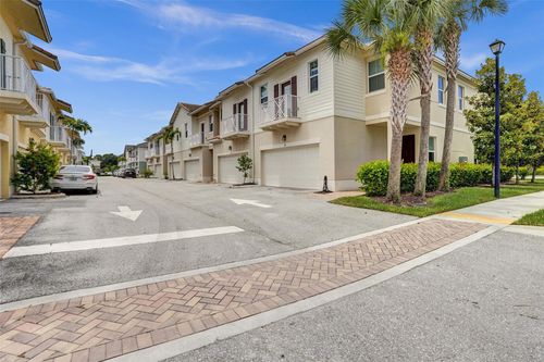 99-99 Palm Ln, Royal Palm Beach, FL, 33411-4509 | Card Image