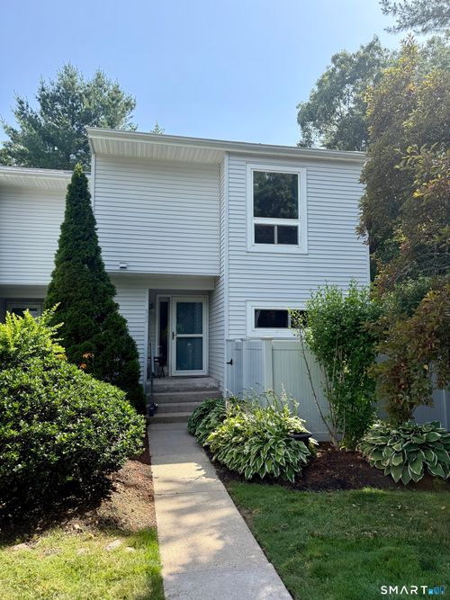 562-562 Oak Ave, Cheshire, CT, 06410-3066 | Card Image