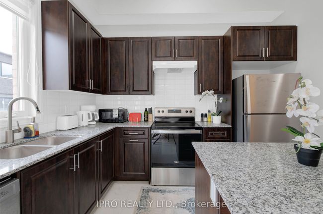 80 Inverary Cres, House attached with 4 bedrooms, 4 bathrooms and 1 parking in Vaughan ON | Image 21