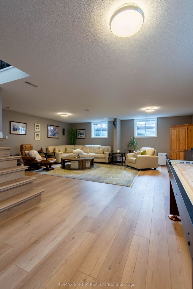 4062 Bluepoint Dr, House other with 3 bedrooms, 3 bathrooms and 4 parking in Town Of Plympton Wyoming ON | Image 36