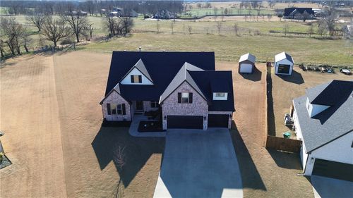 305 Forza Ln, Tontitown, AR, 72762-4366 | Card Image