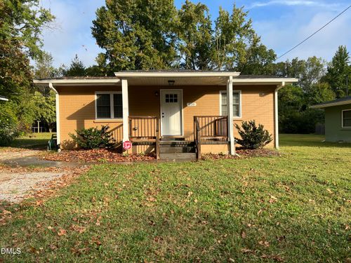 220 W Barbee St, Zebulon, NC, 27597-2818 | Card Image