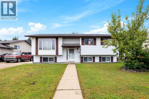 191 Cardinal Dr, Fort Mcmurray, AB, T9K1H8 | Card Image