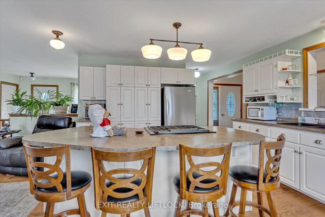 890 Stewart Line, House other with 4 bedrooms, 2 bathrooms and 8 parking in Cavan ON | Image 10