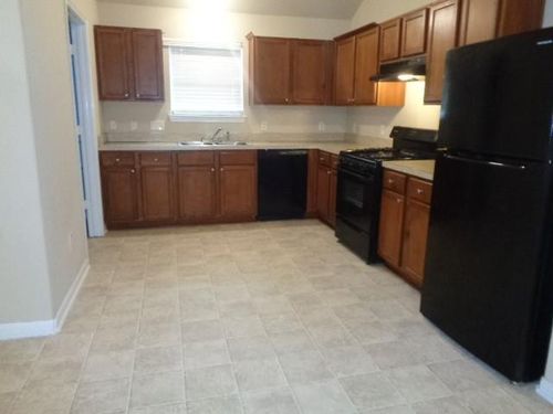 7925 Silver Oak Dr, Texas City, TX, 77591-9270 | Card Image