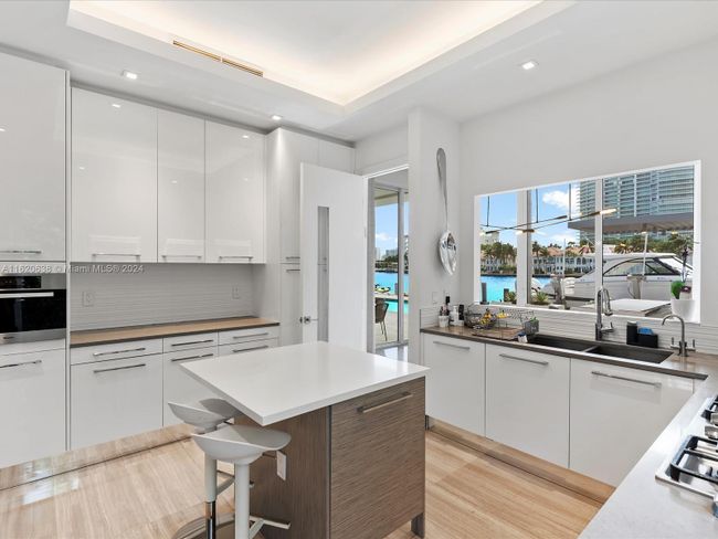 224 S Island, House other with 4 bedrooms, 6 bathrooms and null parking in Golden Beach FL | Image 73