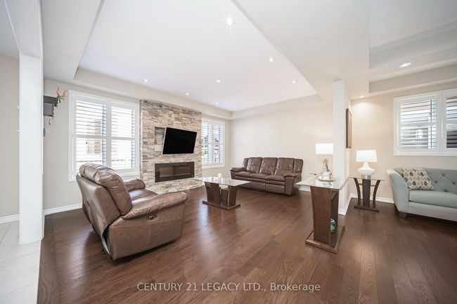 33 Callandar Rd, House other with 4 bedrooms, 3 bathrooms and 4 parking in Brampton ON | Image 11
