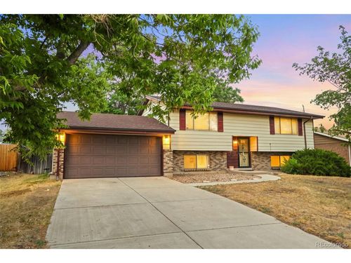 984 S Victor Way, Aurora, CO, 80012-3549 | Card Image