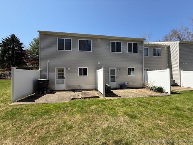 31 Cortland Pl, Condo with 2 bedrooms, 2 bathrooms and null parking in Ansonia CT | Image 5