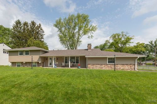 13 Berrywood Rd, Liverpool, NY, 13090-2407 | Card Image