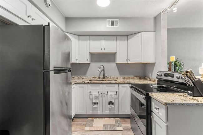 APT-1051 - 4071 55 Th Way N, Condo with 1 bedrooms, 1 bathrooms and null parking in KENNETH CITY FL | Image 10