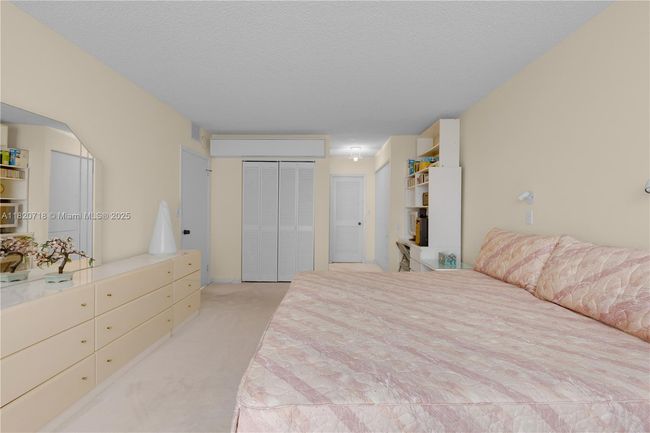 APT-1717 - 2500 Parkview Dr, Condo with 2 bedrooms, 2 bathrooms and null parking in Hallandale Beach FL | Image 22