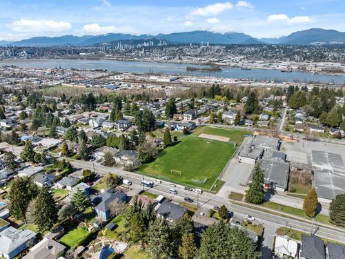 13728 112 Ave, Surrey, BC, V3R2G3 | Card Image