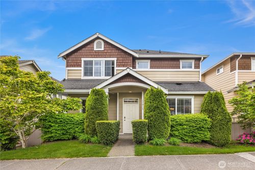 17015 Woodside Dr Se, Renton, WA, 98058-9588 | Card Image