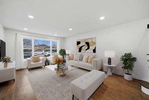 3829 W Chase Ave, Lincolnwood, IL, 60712-1001 | Card Image