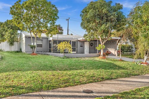 490 Ne 51st St, Oakland Park, FL, 33334-2429 | Card Image