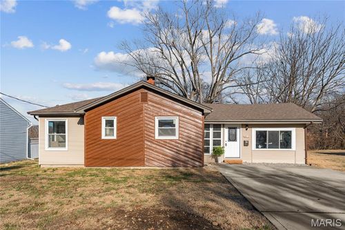 814 Vivian St, Collinsville, IL, 62234-3737 | Card Image