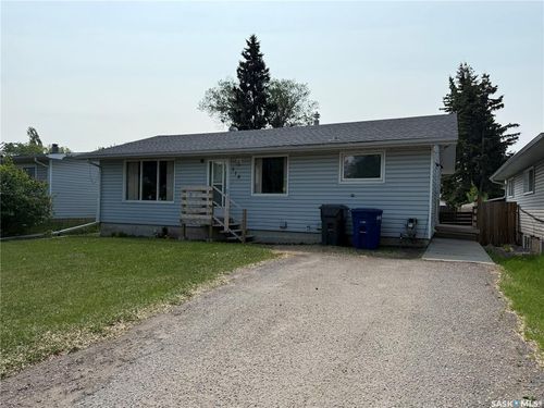 518 3rd Ave W, Meadow Lake, SK, S9X1B3 | Card Image