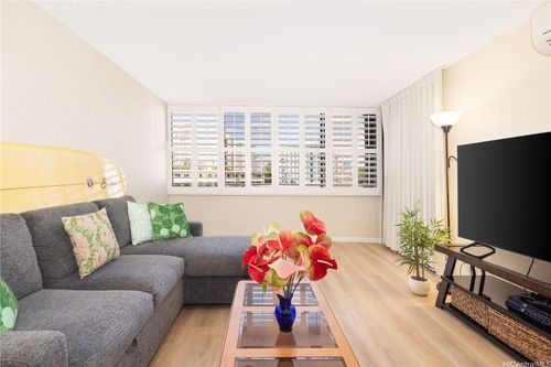 309-2752 Kaaha St, Honolulu, HI, 96826-4755 | Card Image