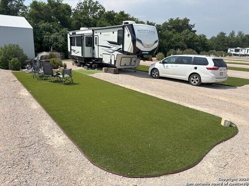 286-4584 E Us Highway 290, Fredericksburg, TX, 78624-3273 | Card Image