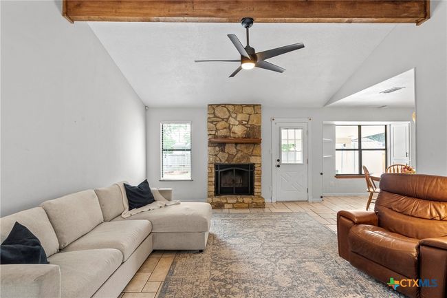 Living Room | Image 7