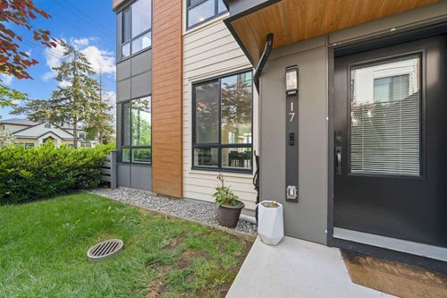 17-15151 Edmund Dr, Surrey, BC, V3S0B2 | Card Image