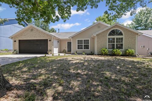 2924 Lankford Dr, Lawrence, KS, 66046-5453 | Card Image