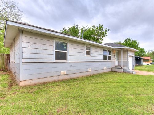 1100 Sycamore Dr, Midwest City, OK, 73110-7337 | Card Image