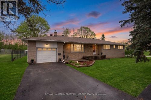 201 Dodson Rd, Barrie, ON, L4N4K2 | Card Image