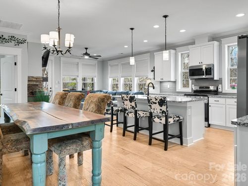 554 Sweet Birch Park Ln, Black Mountain, NC, 28711-0465 | Card Image
