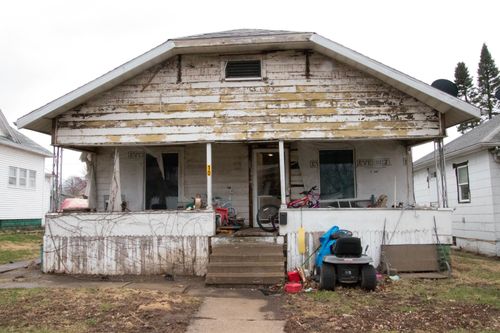 107 E Larue St, Streator, IL, 61364-2008 | Card Image