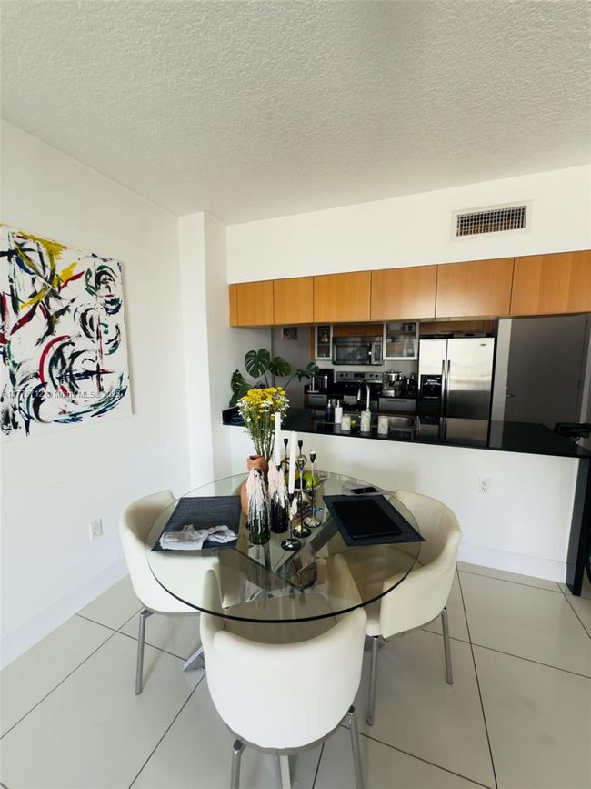 APT-1612 - 1750 N Bayshore Dr, Condo with 1 bedrooms, 1 bathrooms and null parking in Miami FL | Image 5
