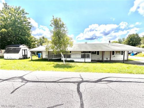 13016 Kevin Ln, Chardon, OH, 44024-8939 | Card Image