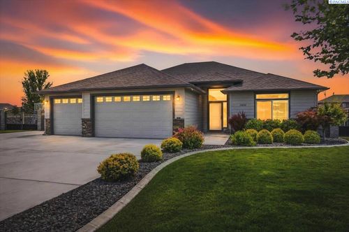 11414 Easton Dr, Pasco, WA, 99301-5593 | Card Image