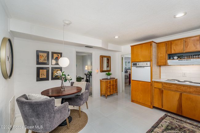 Eat-in Kitchen | Image 4
