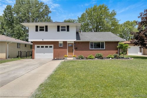 10 Laurelton Dr, West Seneca, NY, 14224-3910 | Card Image