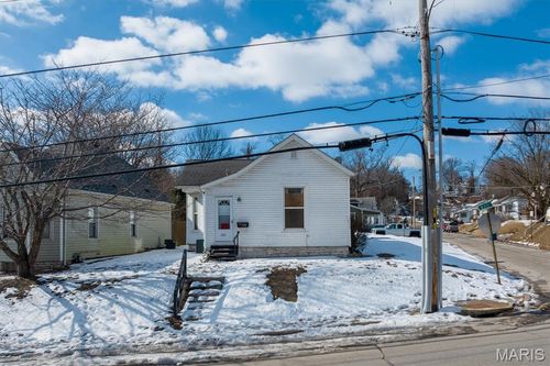 1110 W 9th St, Alton, IL, 62002-2318 | Card Image