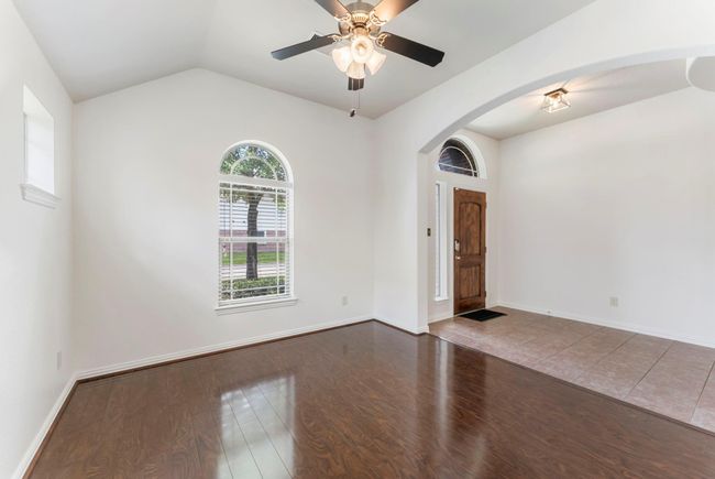 28519 Lockeridge View Dr, House other with 3 bedrooms, 2 bathrooms and 2 parking in Spring TX | Image 9
