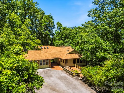 1430 Valmont Dr, Hendersonville, NC, 28791-3242 | Card Image