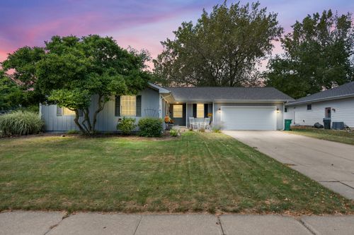 1301 Larson St, Sycamore, IL, 60178-1069 | Card Image