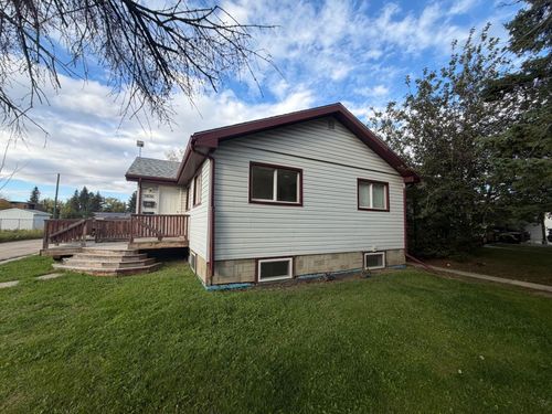 9856 104 Ave, Grande Prairie, AB, T8V1E4 | Card Image