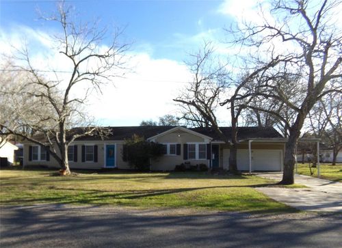 305 W Converse Street, Weimar, TX, 78962 | Card Image