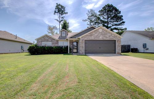 102 Spruce St, Jacksonville, AR, 72076-3582 | Card Image