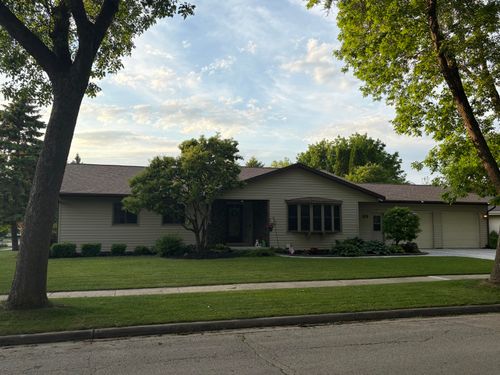 82 Eastbrook Ln, Fond Du Lac, WI, 54935 | Card Image